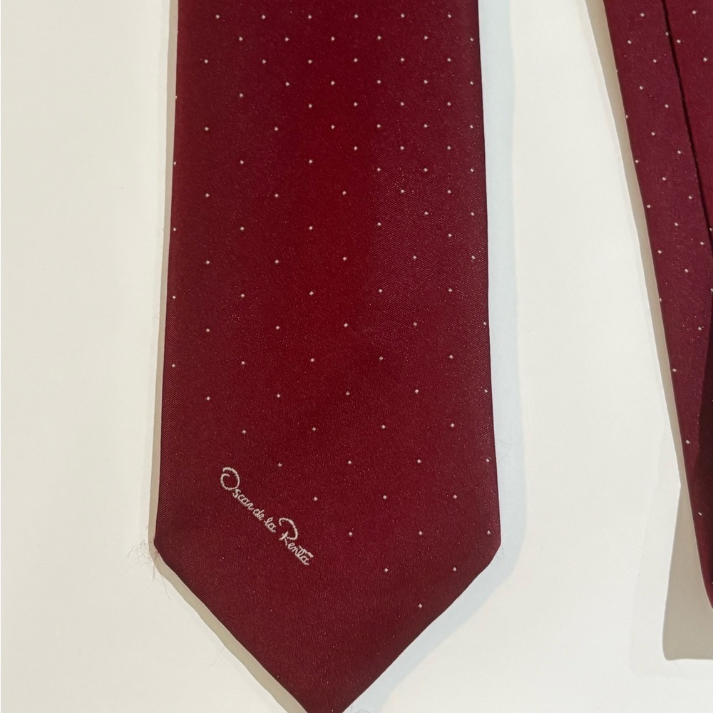Vintage Oscar De La Renta Men’s Necktie Burgundy - Picture 2 of 5